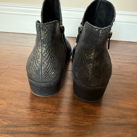Lucky Brand Black Ankle Boots with Snakeskin Detail-Size 8.5 - Picture 2 of 14